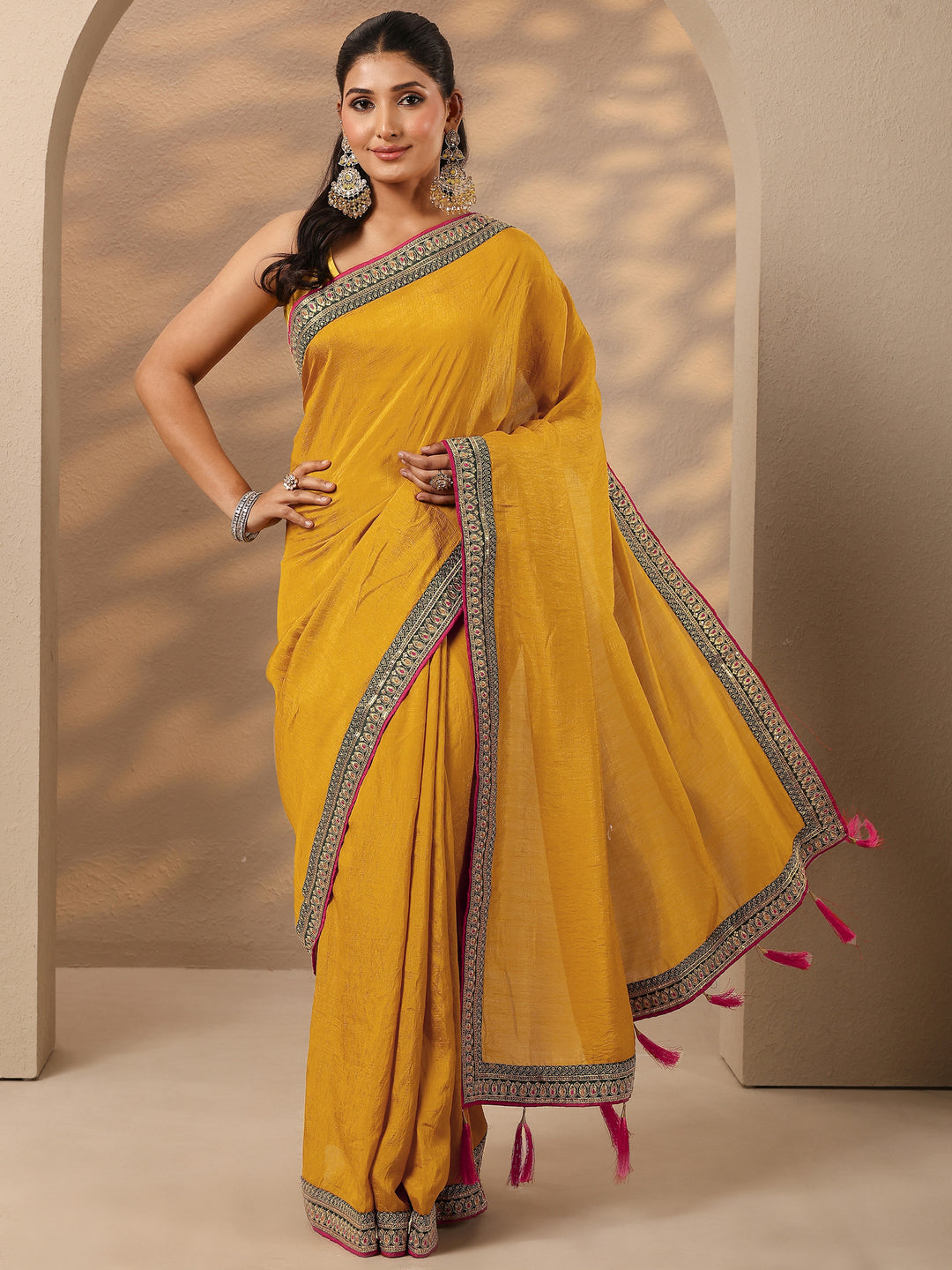 Mustard Solid Silk Blend Saree With Unstitched Blouse Piece