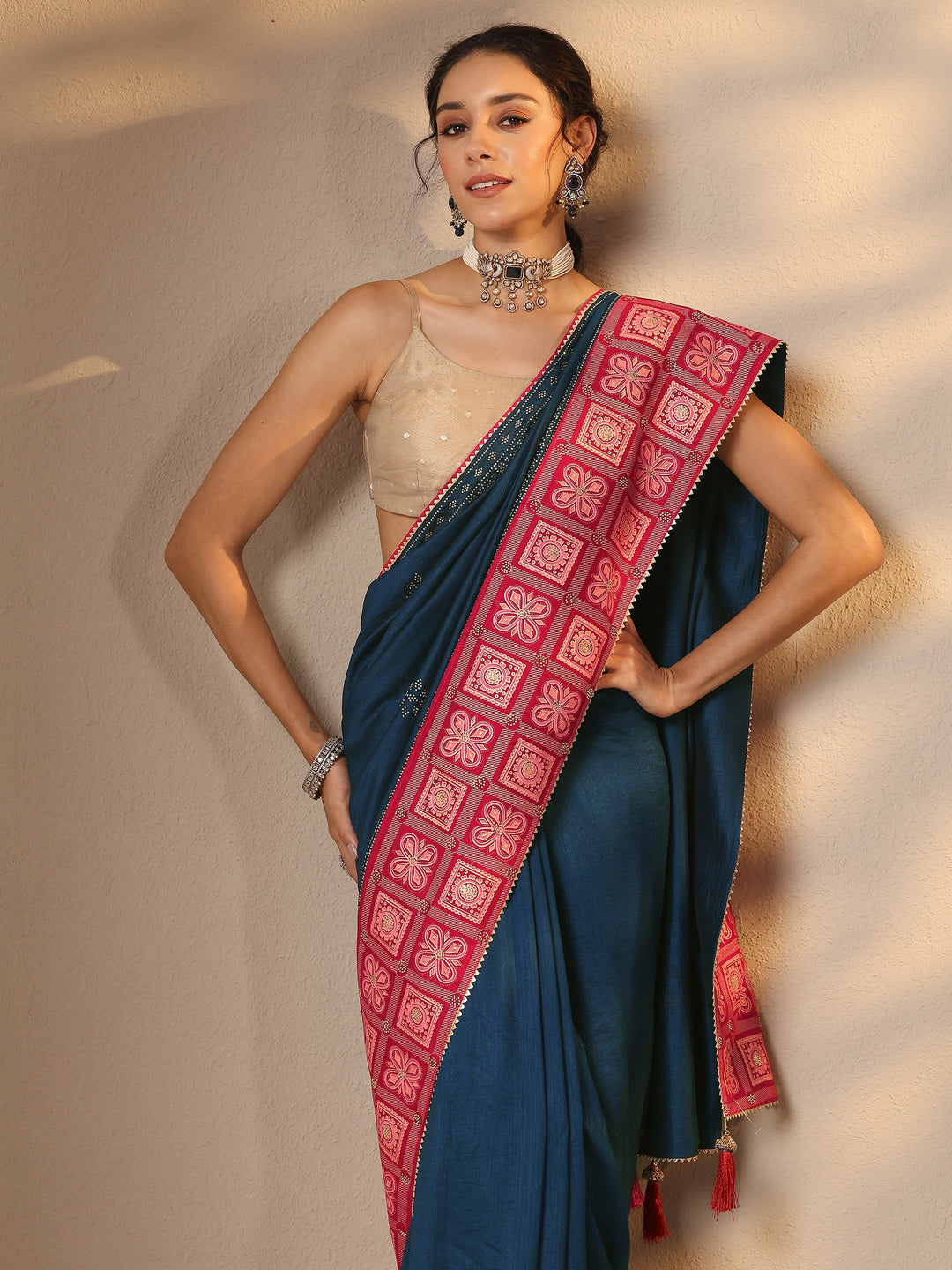 Navy Blue Embellished Silk Blend Saree With Unstitched Blouse Piece