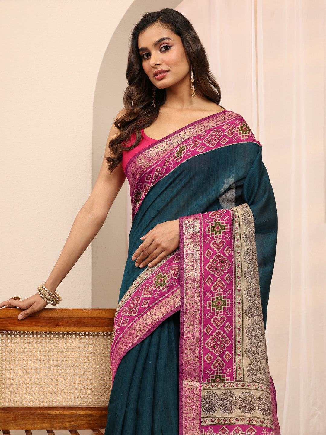 Navy Blue Ethnic Motif Silk Blend Saree 
With Unstitched Blouse Piece