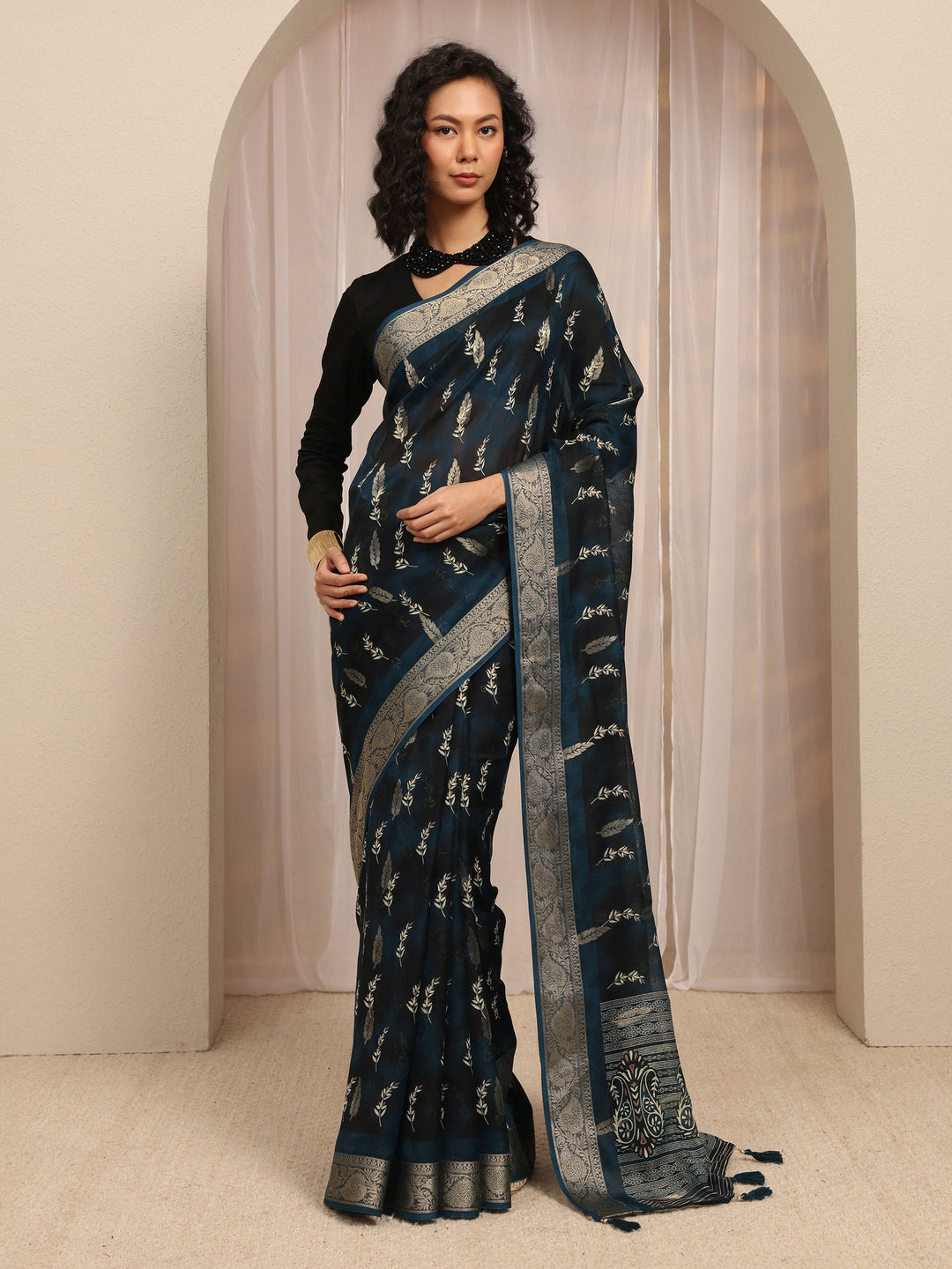 Navy Blue Floral Printed Silk Blend Saree With Unstitched Blouse Piece