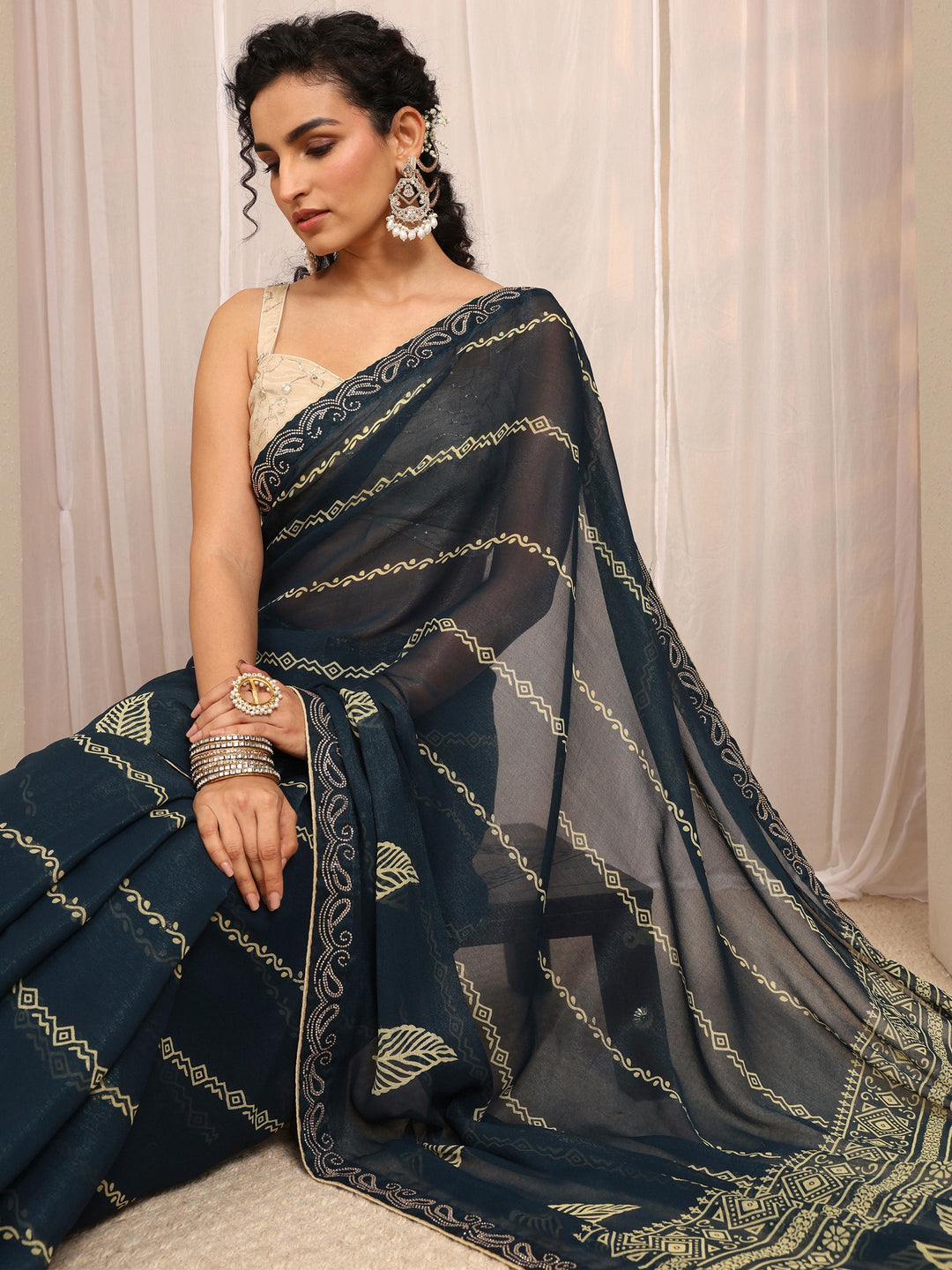 Navy Blue Printed Silk Blend Saree With Unstitched Blouse Piece