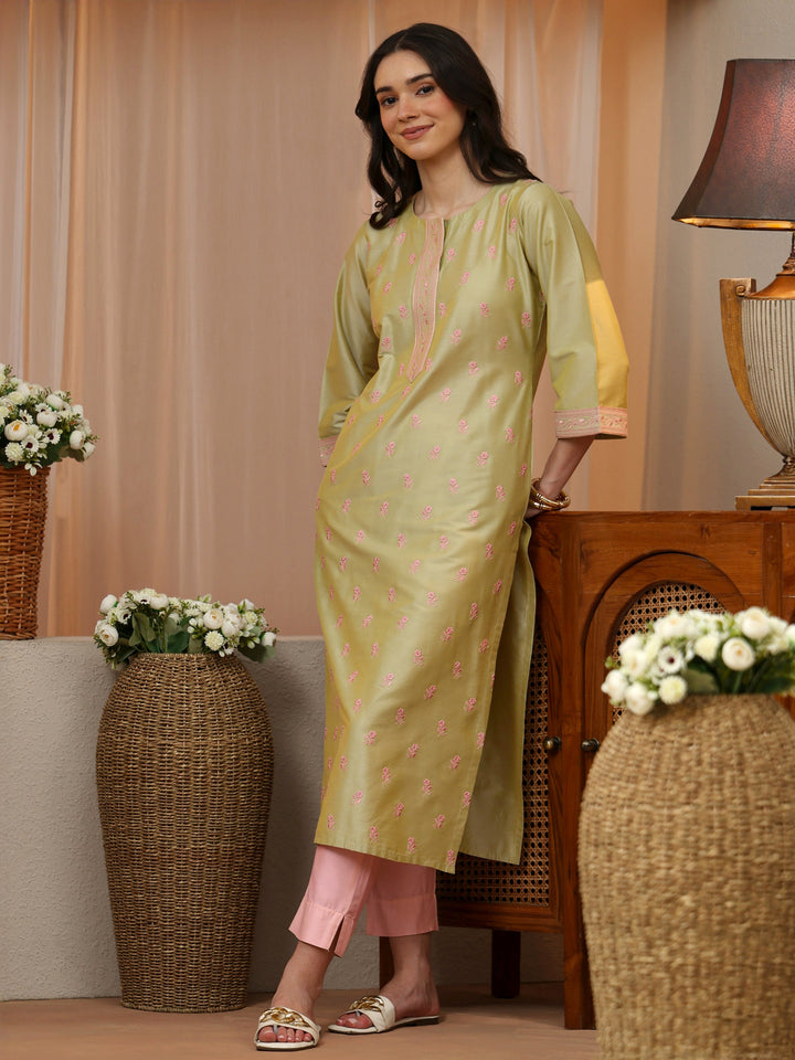 Green Floral Embroidered Silk Blend Straight Kurta