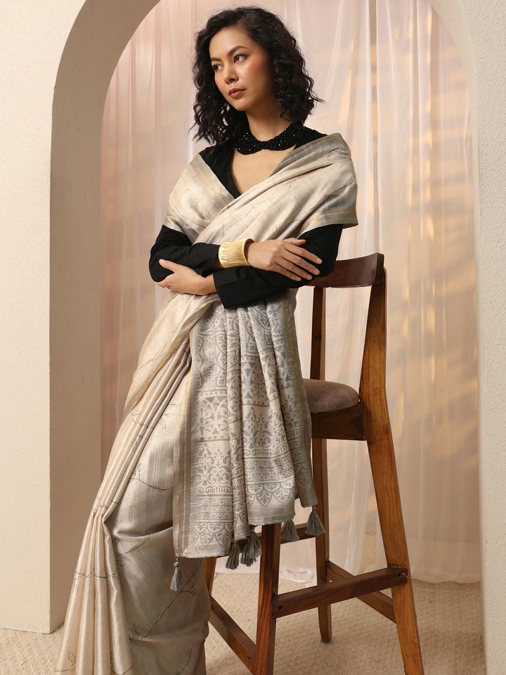 Off White Floral Printed Silk Blend Saree With Unstitched Blouse Piece