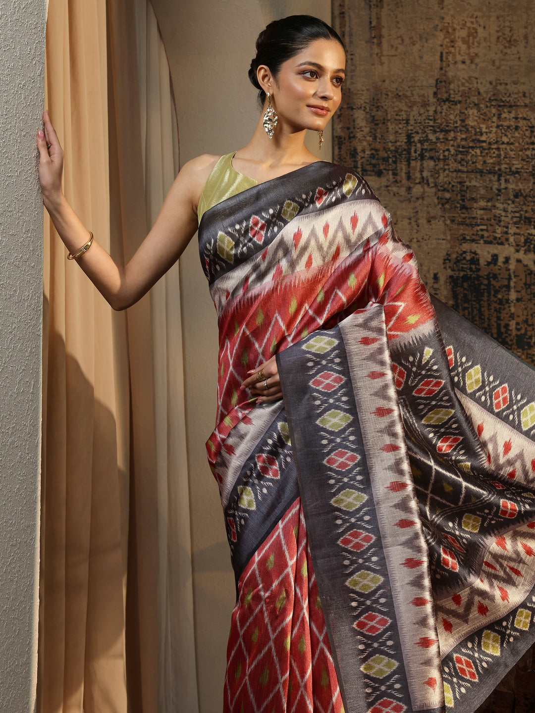 Orange Printed Silk Saree With Unstitched Blouse Piece