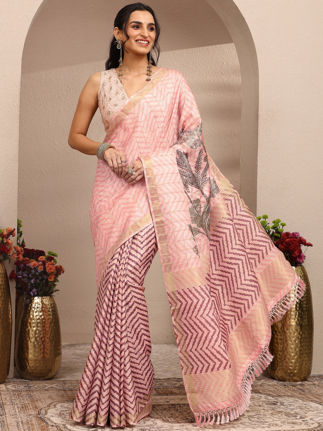 Peach Embroidered Silk Blend Saree With Unstitched Blouse Piece