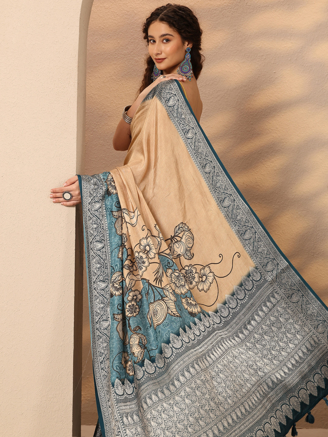 Peach Printed Silk Blend Saree With Unstitched Blouse Piece