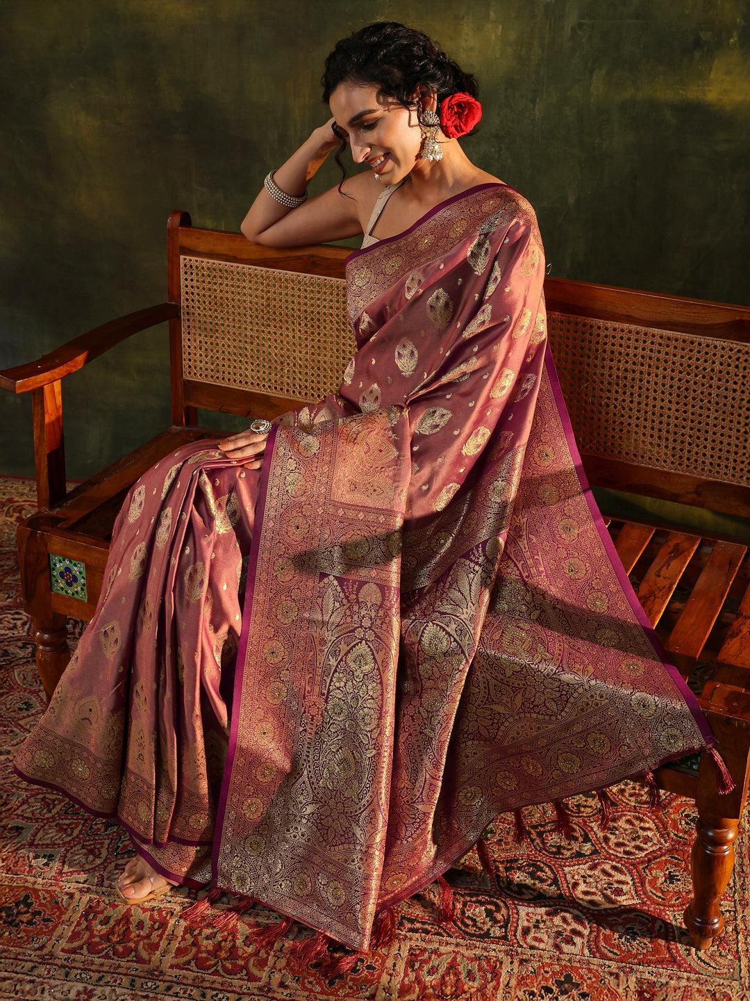 Peach Woven Design Silk Blend Banarasi Saree With Unstitched Blouse Piece