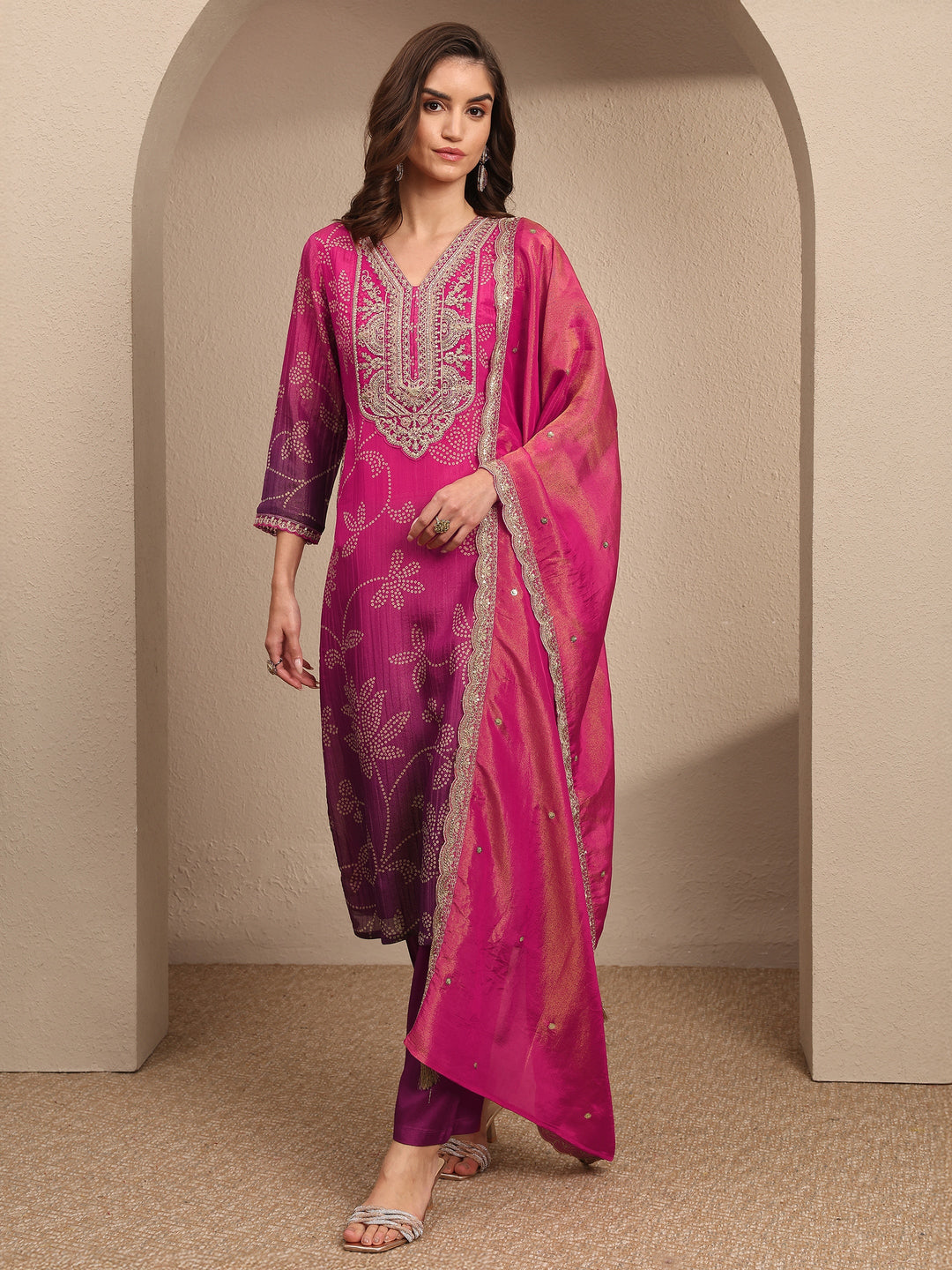 Pink Bandhani Printed Silk blend Straight Suit Set With Dupatta