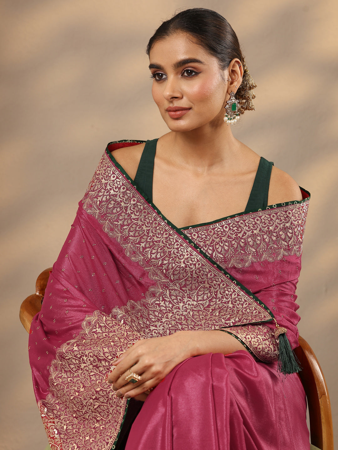 Pink Embellished Silk Blend Saree With Unstitched Blouse Piece