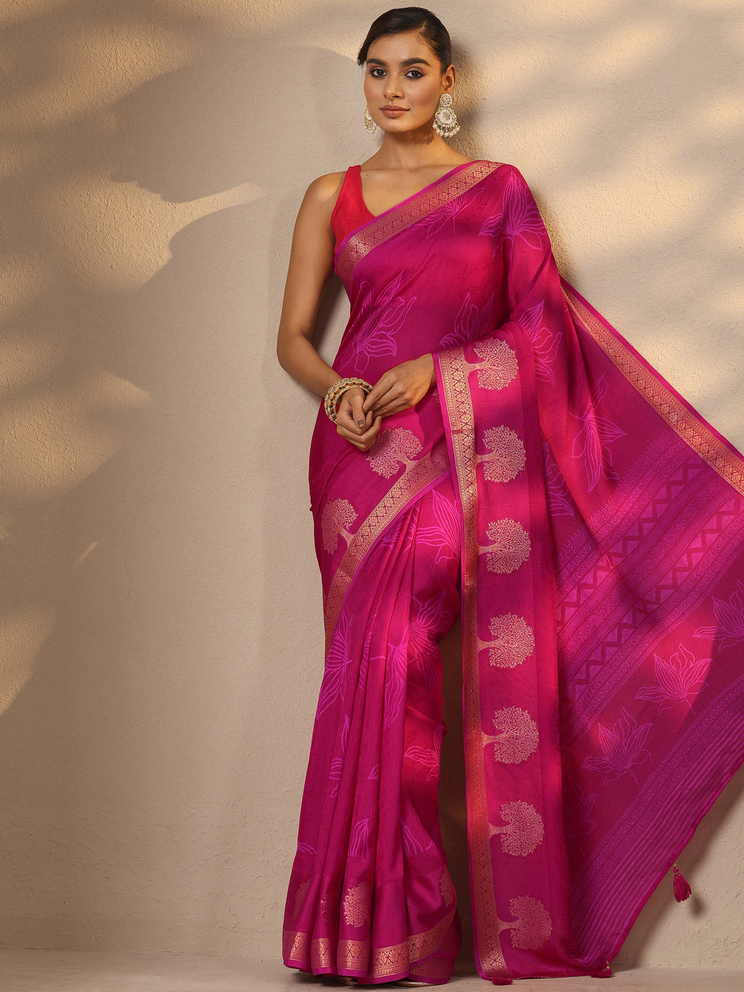 Pink Embellished Silk Blend Saree With Unstitched Blouse Piece