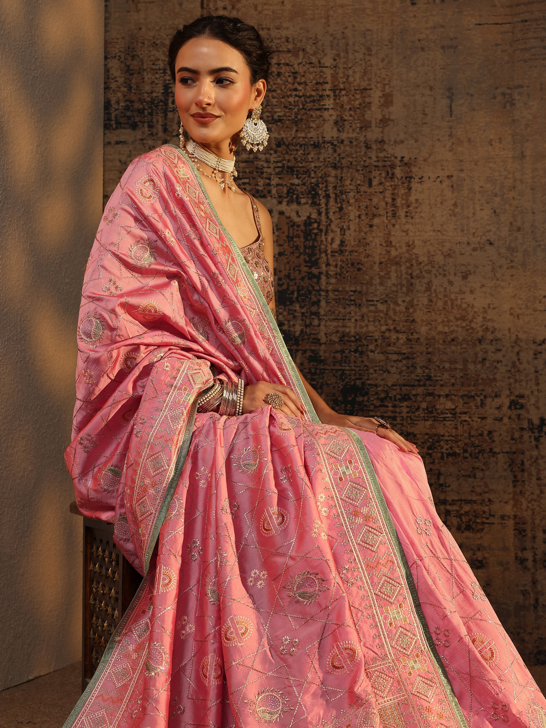 Pink Ethnic Motifs Embroidered Silk Blend Saree With Unstitched Blouse Piece