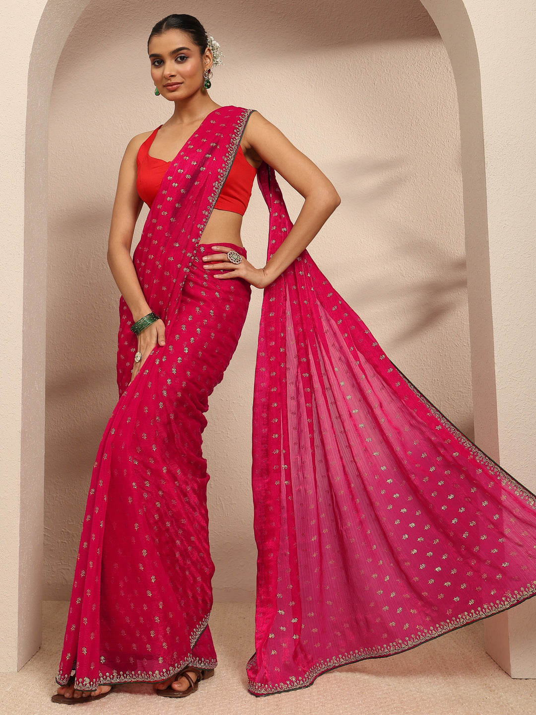 Pink Floral Printed Silk Blend Saree With Unstitched Blouse Piece