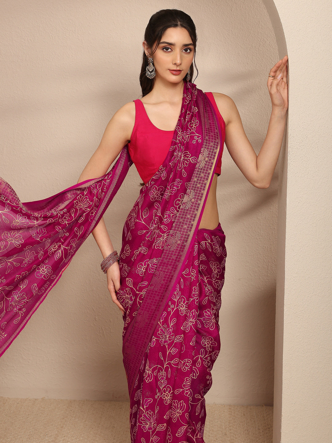 Pink Floral Printed Silk Blend Saree With Unstitched Blouse Piece