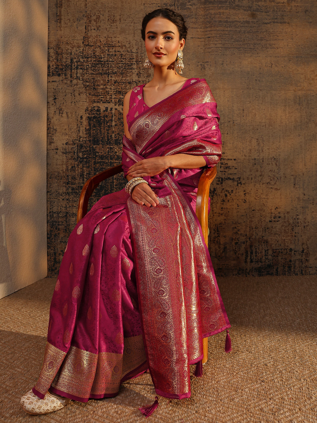 Pink Floral Woven Design Silk Blend Saree With Unstitched Blouse Piece