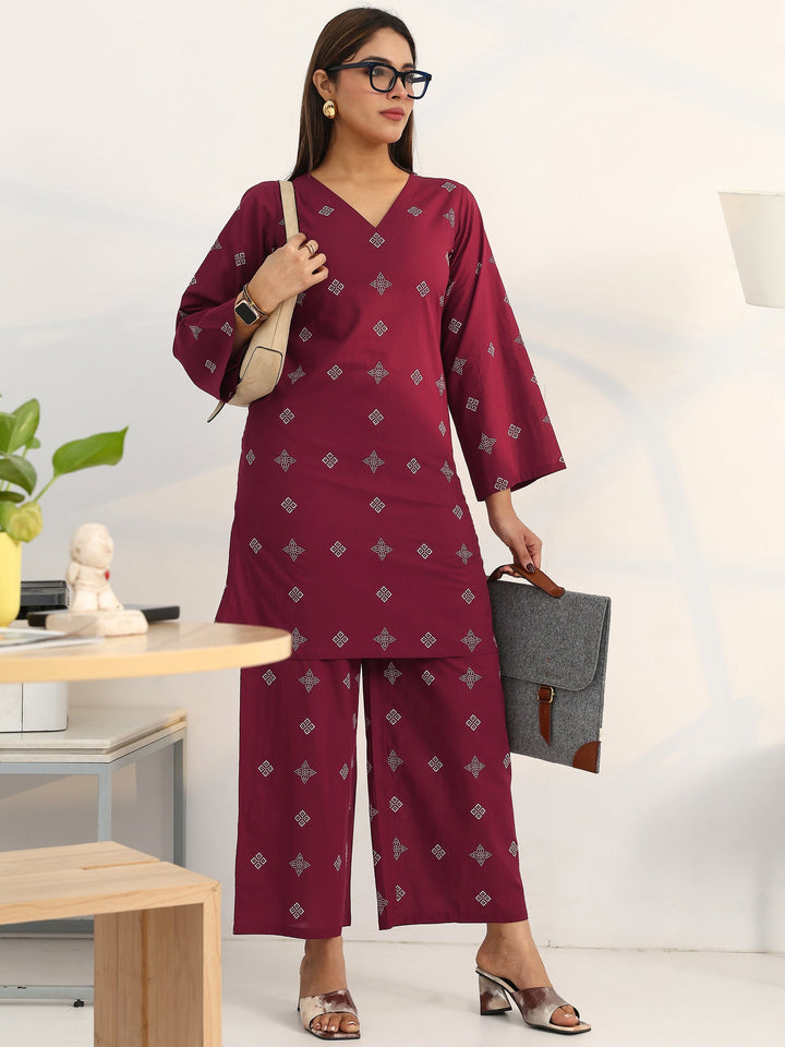 Pink Geometric Printed Cotton Blend Straight Kurta Set