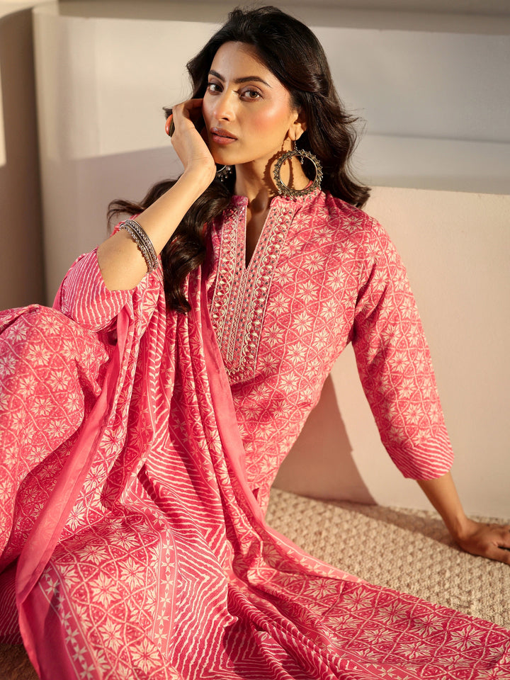 Pink Geometric Printed Cotton Blend Straight Suit Set With Dupatta