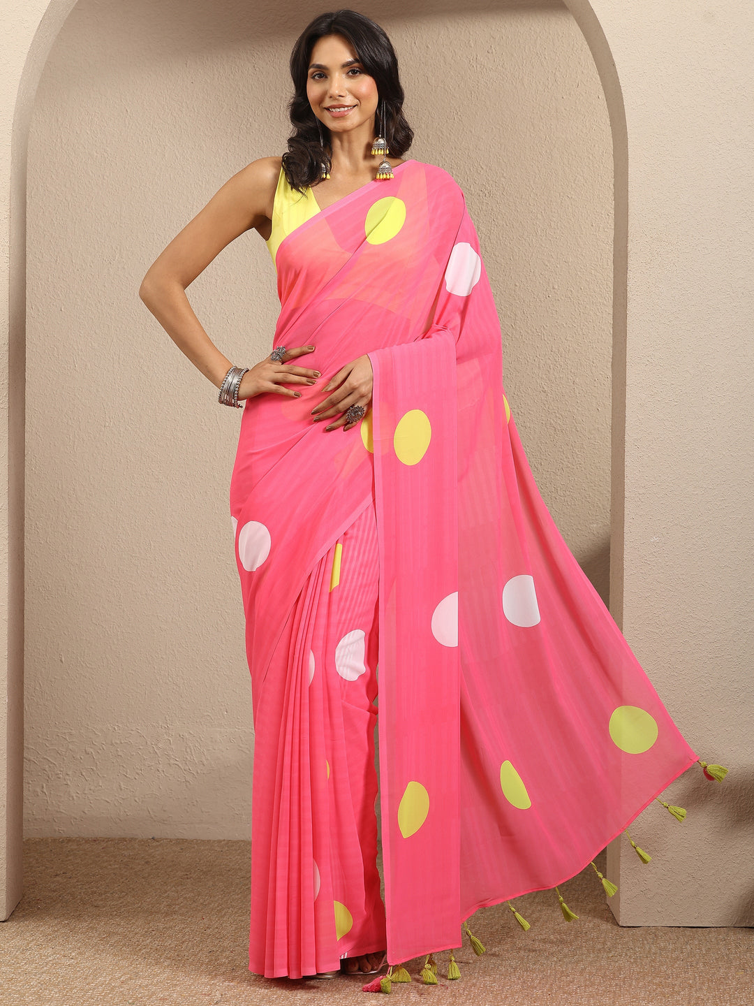Pink Geometric Printed Georgette Saree With Unstitched Blouse Piece