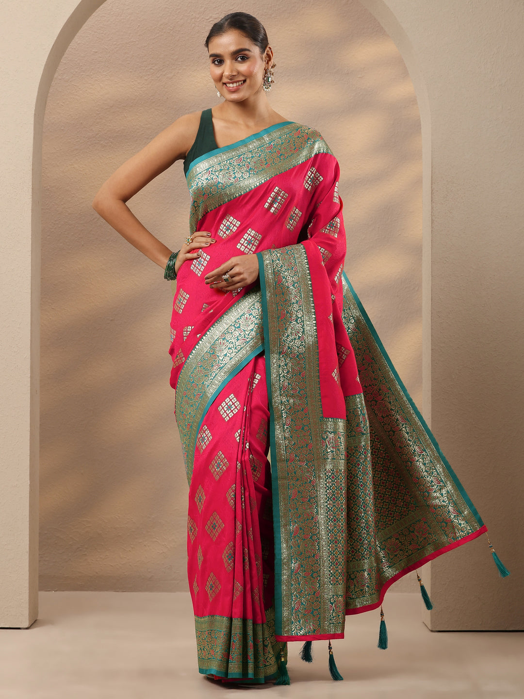 Pink Geometric Woven Design Silk Blend Saree With Unstitched Blouse Piece