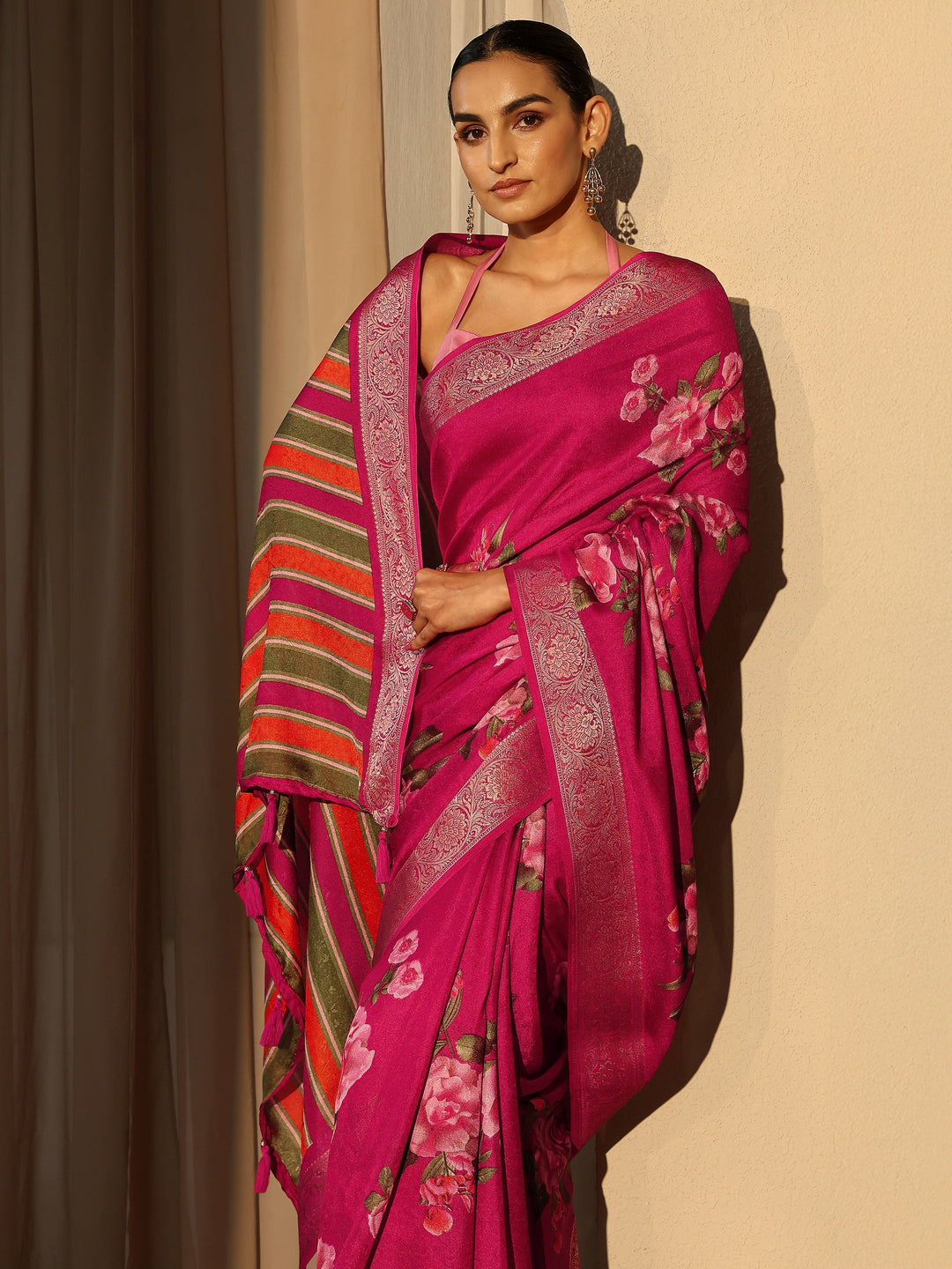 Pink Printed Silk Blend Saree With Unstitched Blouse Piece