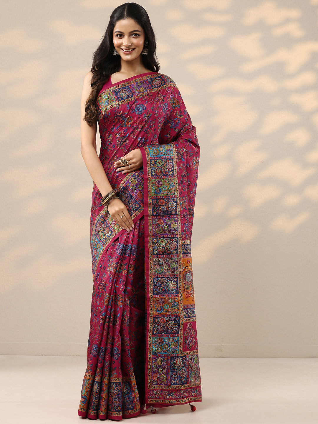 Pink Printed Silk Blend Saree With Unstitched Blouse Piece