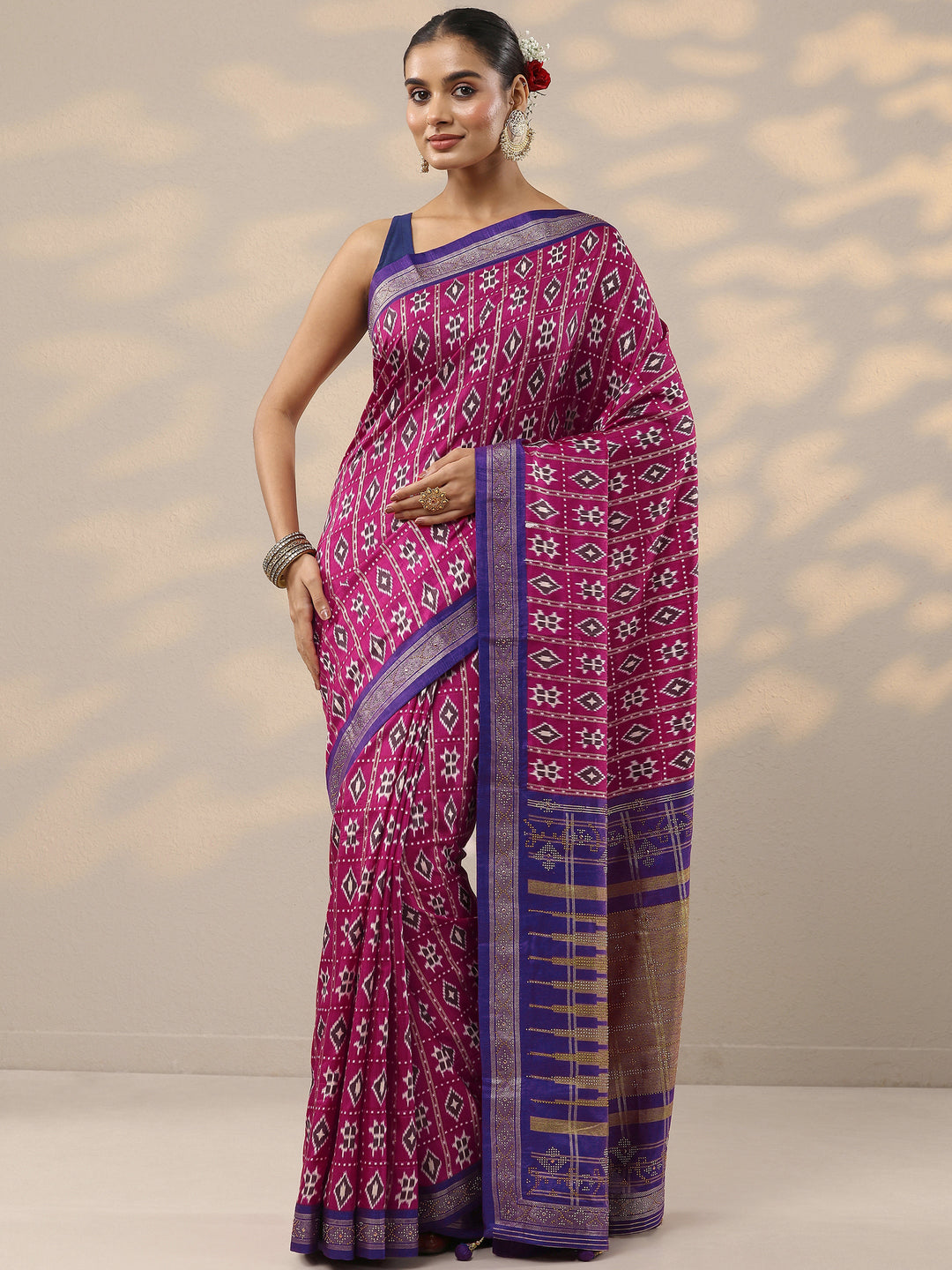 Pink Printed Silk Blend Saree With Unstitched Blouse Piece