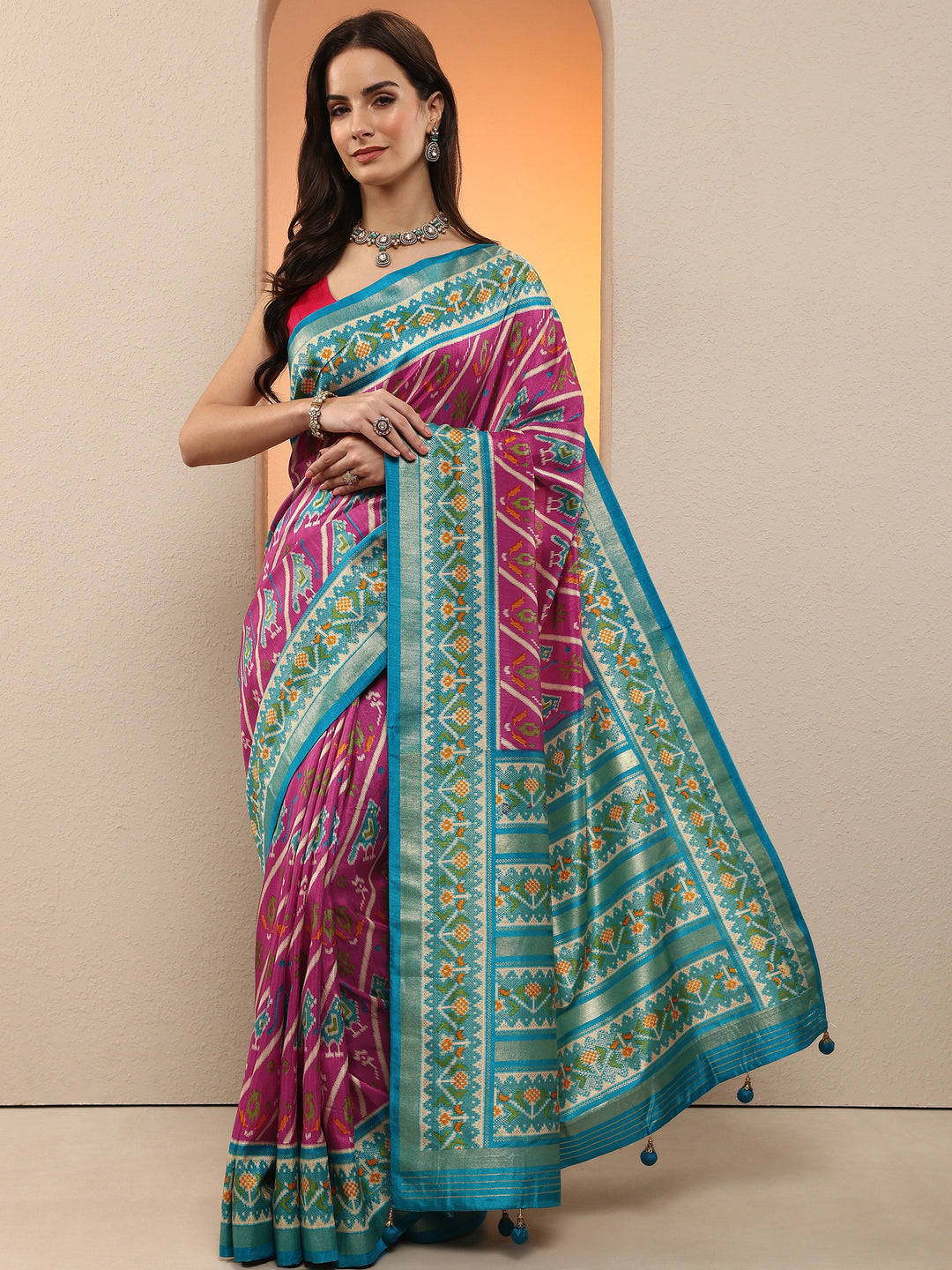 Pink Tribal Printed Silk Blend Saree With Unstitched Blouse Piece