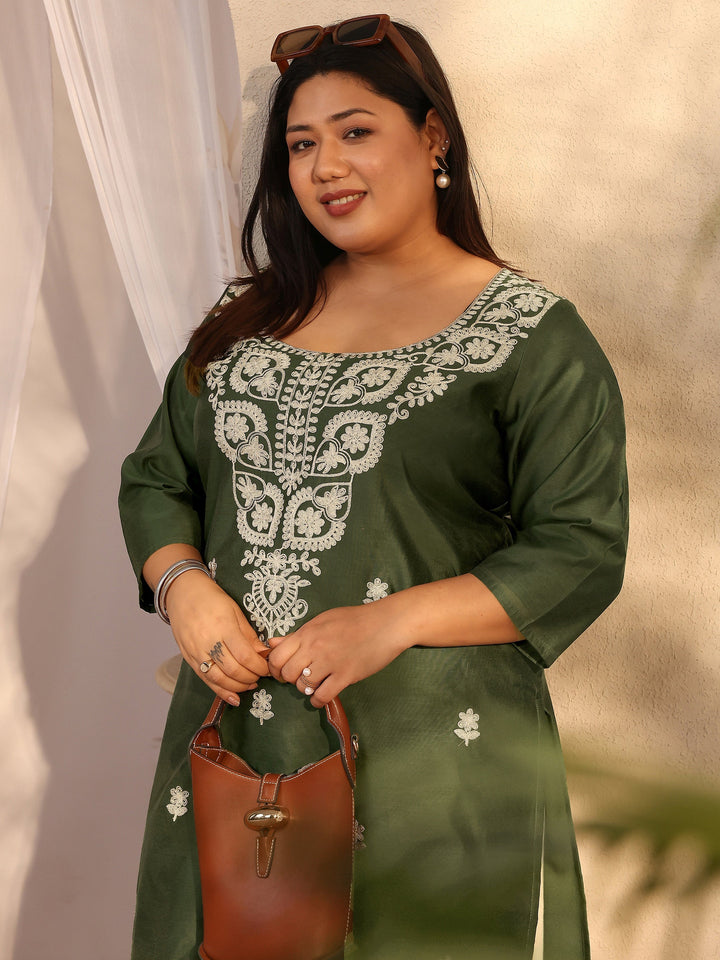 Plus Size Green Embroidered Silk Blend Straight Kurta