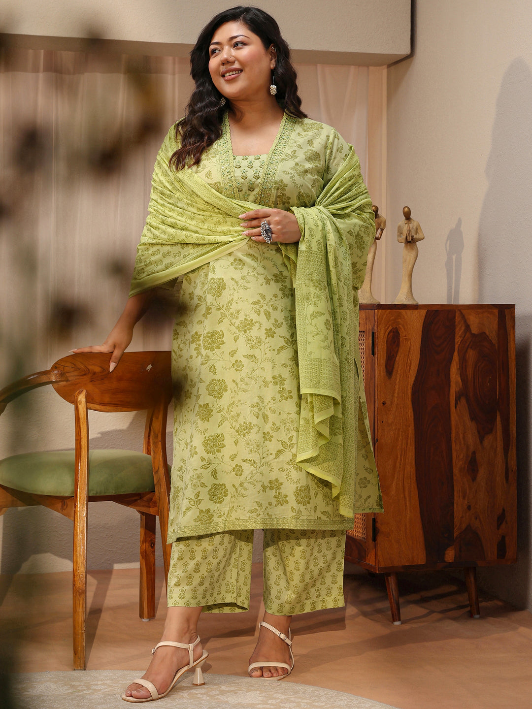 Plus Size Green Floral Printed Cotton Straight Suit Set