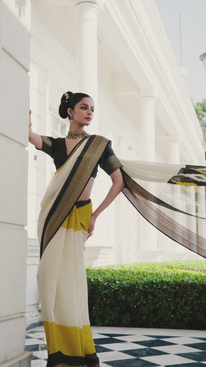 Off white Solid Silk Blend Saree With Unstitched Blouse Piece