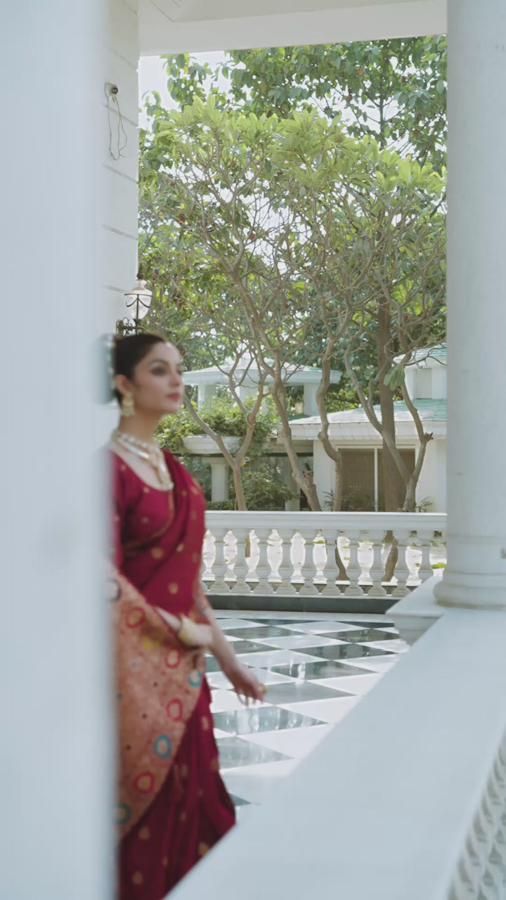 Maroon Woven Design Silk Blend Saree With Unstitched Blouse Piece