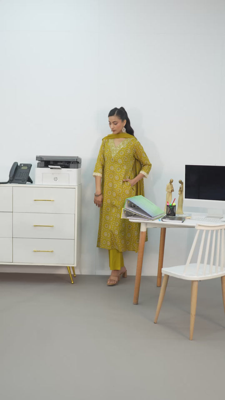 Green Floral Printed Cotton Blend A-Line Suit Set With Dupatta