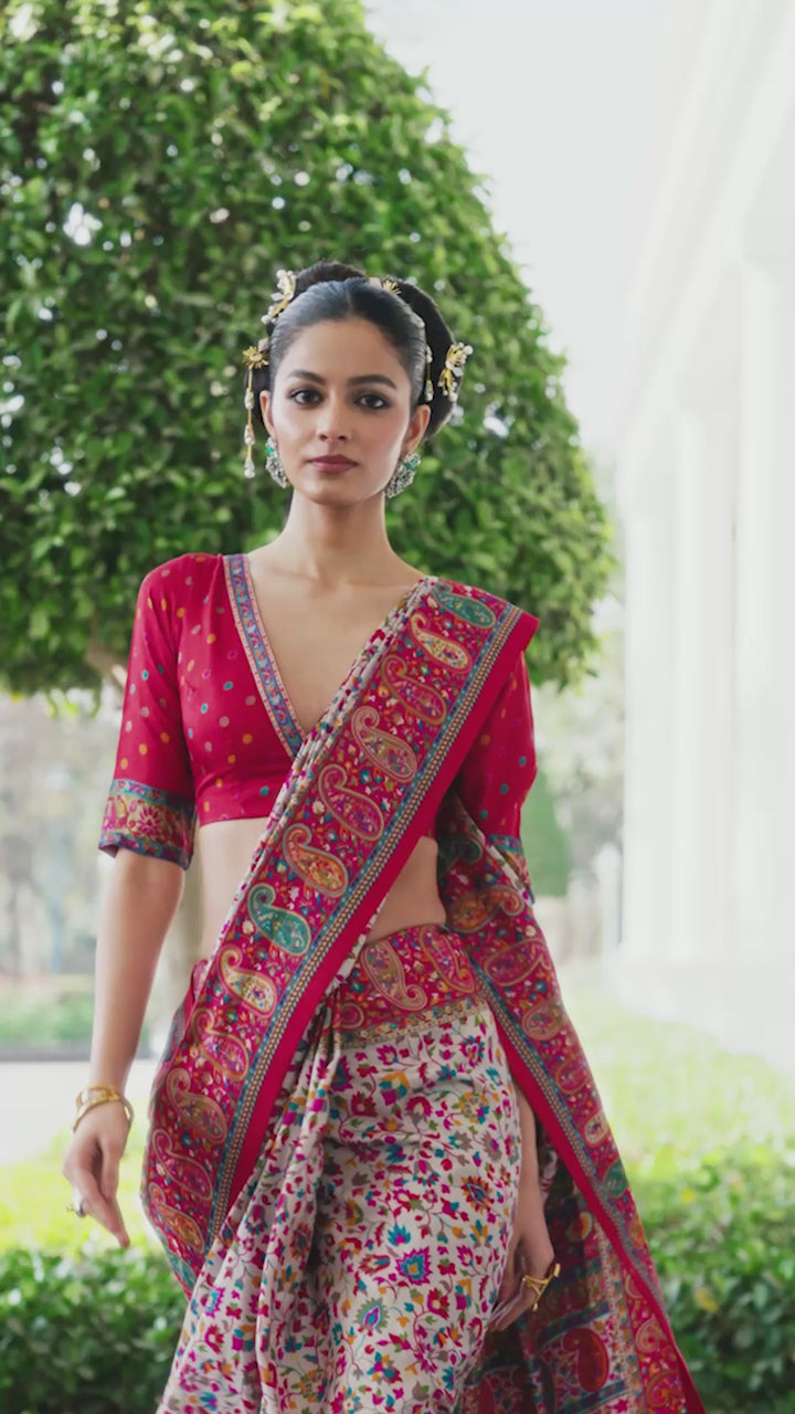 Multi Printed Silk Blend Saree With Unstitched Blouse Piece