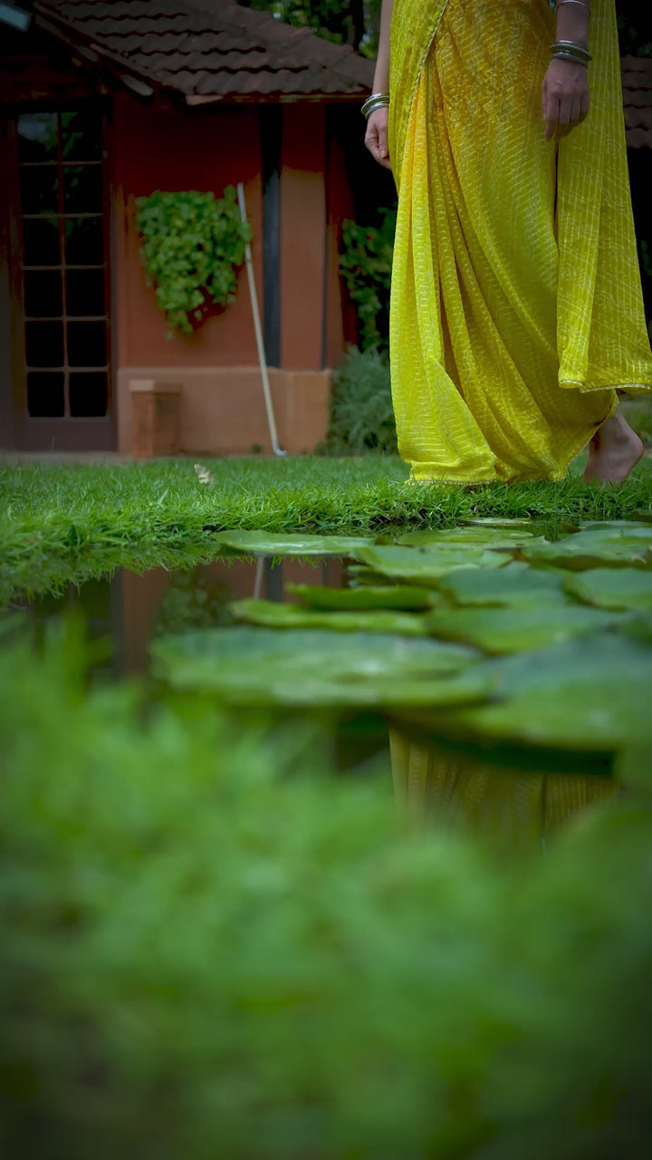 Mustard Bandhani Printed Chiffon Saree With Unstitched Blouse Piece