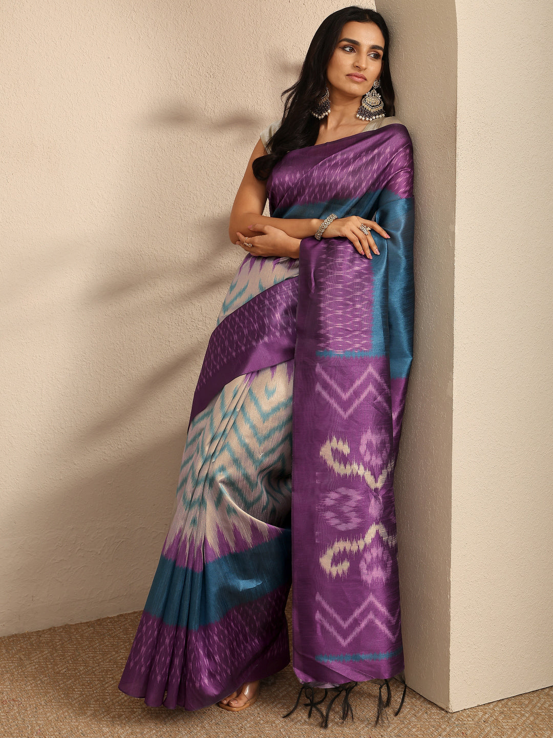 Purple Abstract Printed Silk Saree With Unstitched Blouse Piece