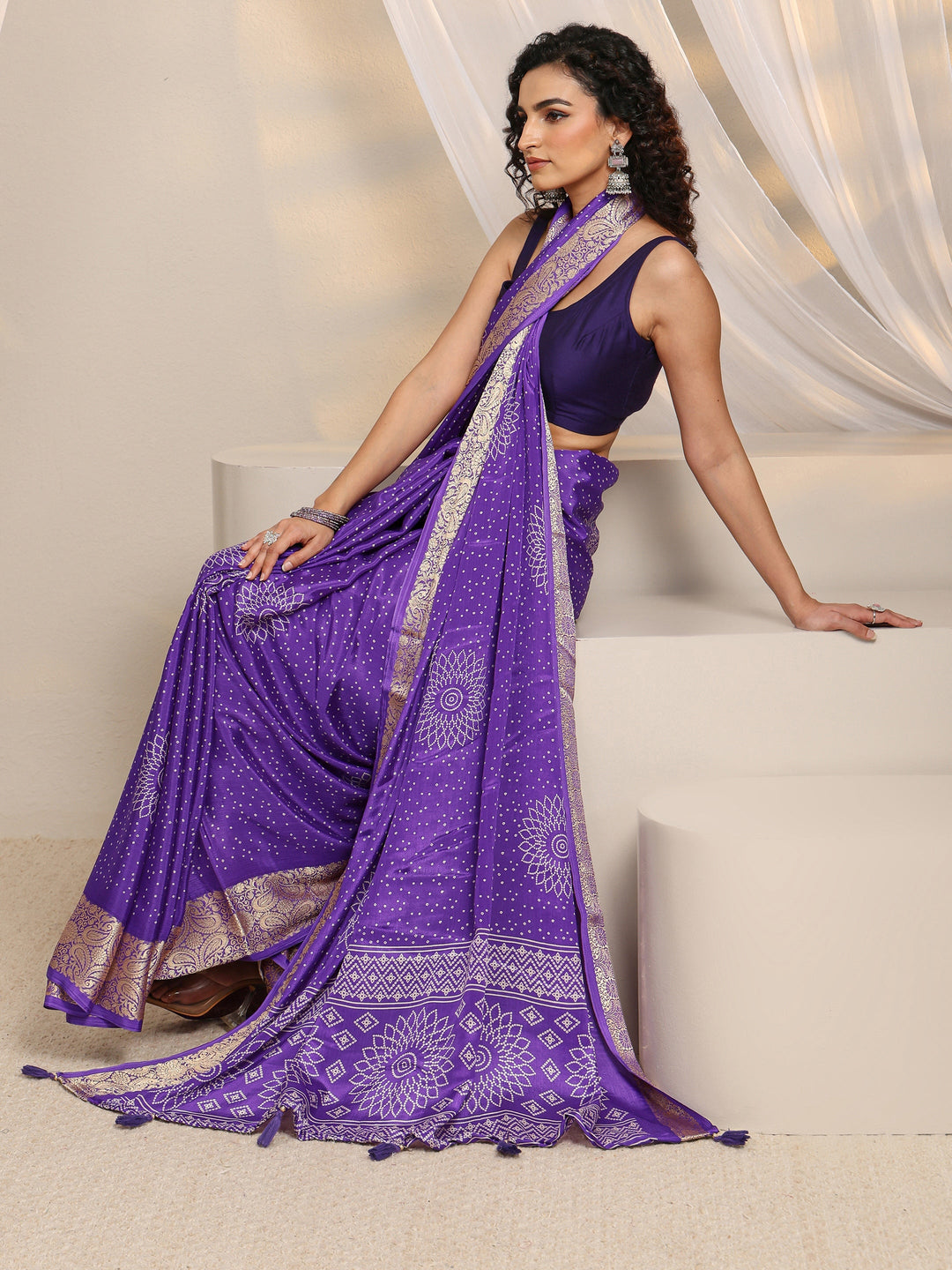 Purple Bandhani Printed Silk Blend Saree 
With Unstitched Blouse Piece