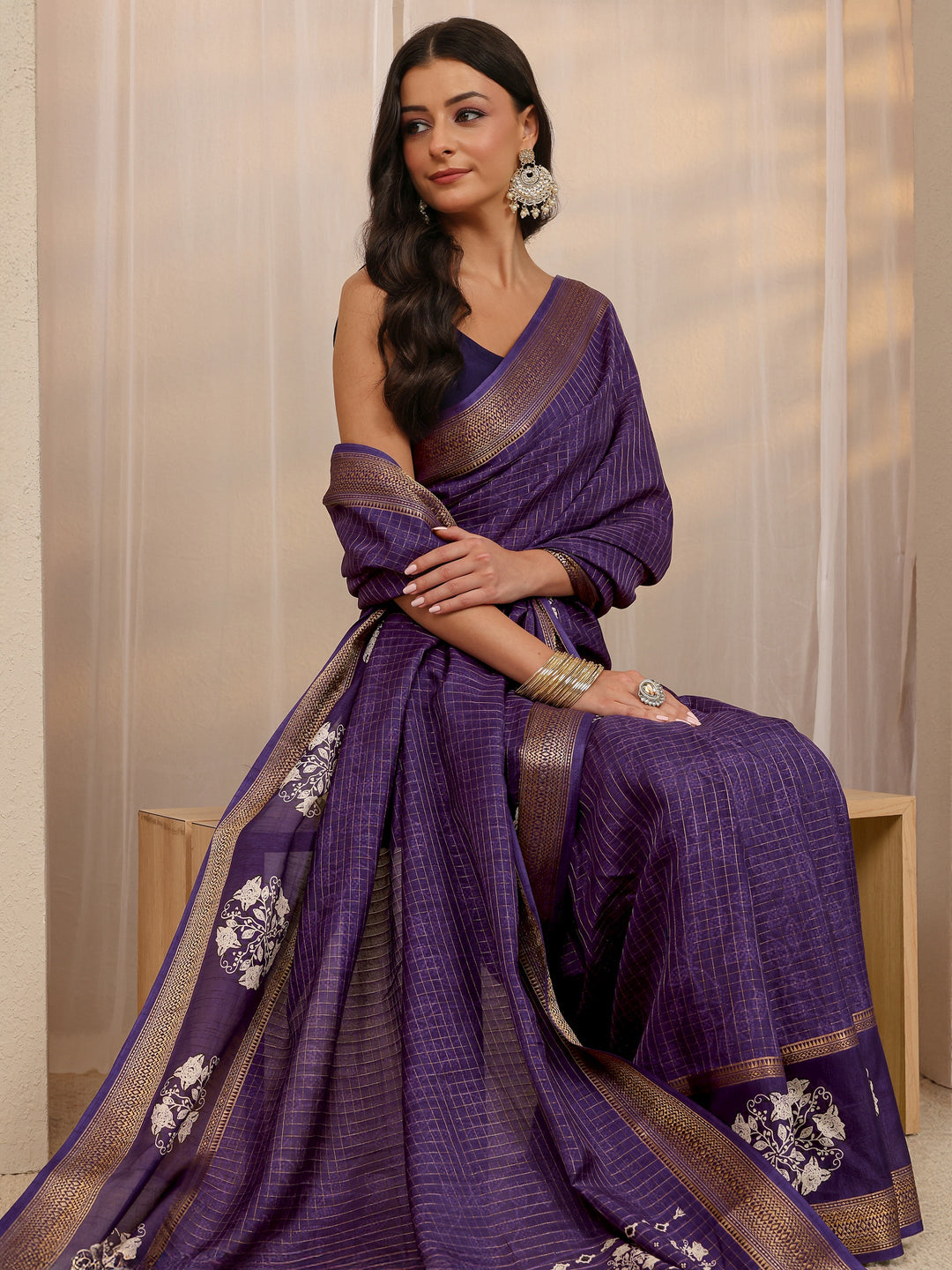Purple Checkered Silk Blend Saree 
With Unstitched Blouse Piece