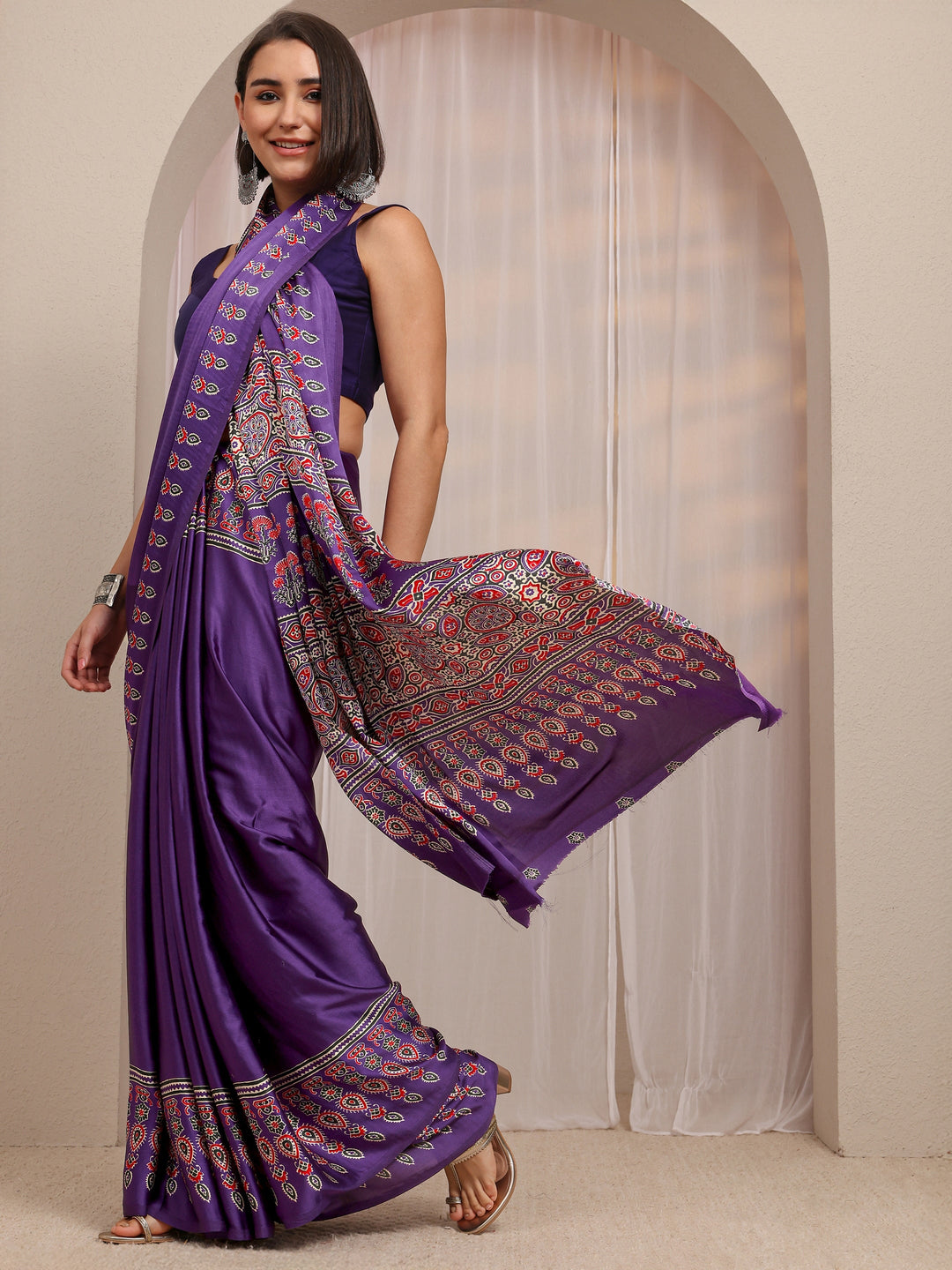 Purple Ethnic Motifs Prined Silk Blend Saree With Unstitched Blouse Piece