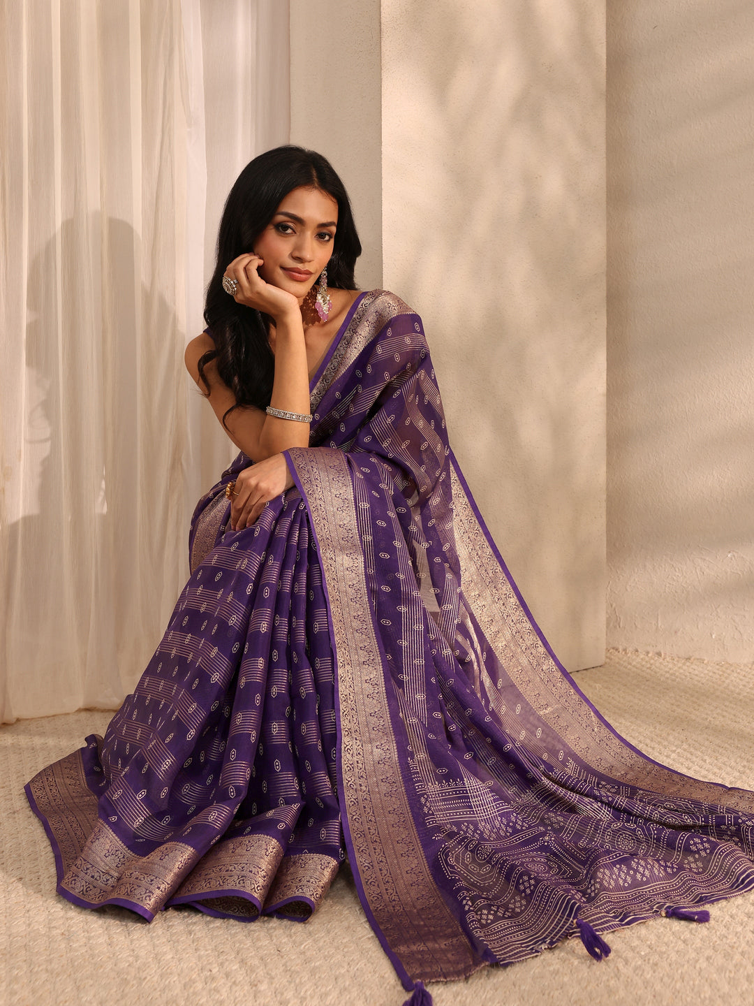 Purple Ethnic Woven Silk Blend Saree 
With Unstitched Blouse Piece