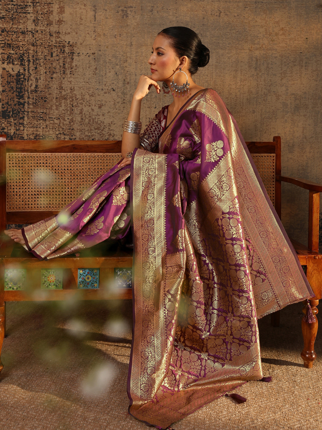 Purple Floral Woven Design Silk Blend Saree With Unstitched Blouse Piece