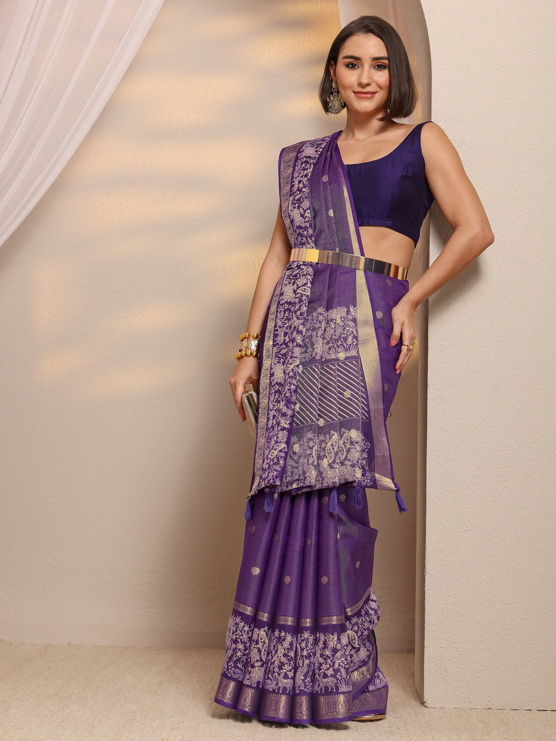 Purple Woven Design Silk Blend Saree 
With Unstitched Blouse Piece