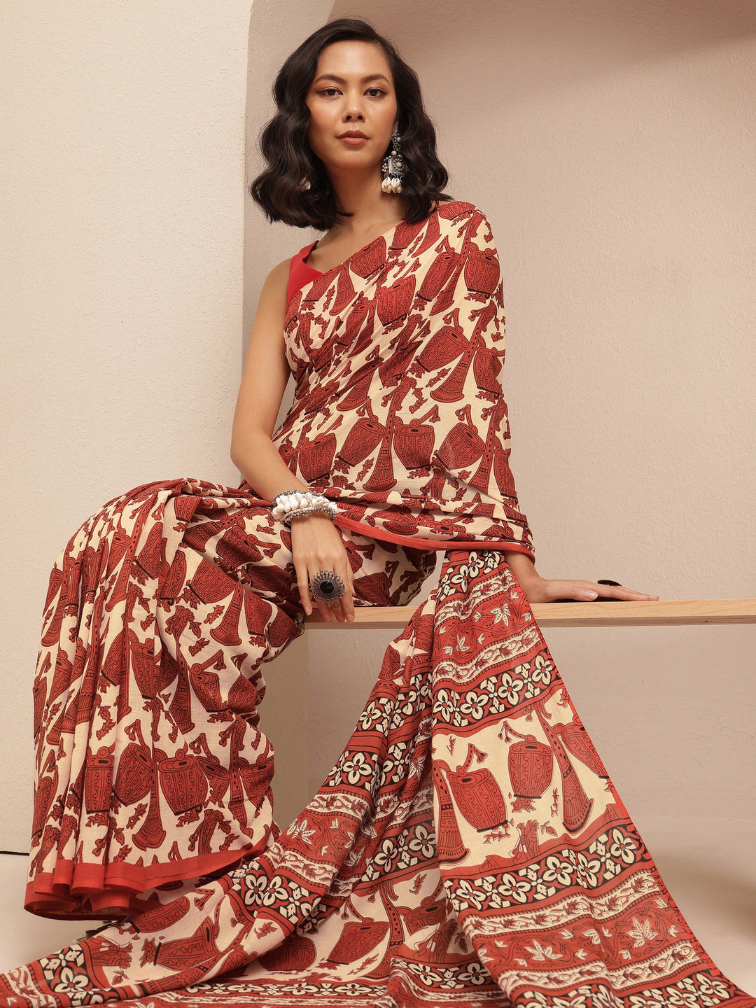Red Block Printed Cotton Saree With Unstitched Blouse Piece