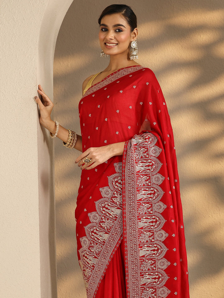 Red Embroidered Georgette Saree With Unstitched Blouse Piece