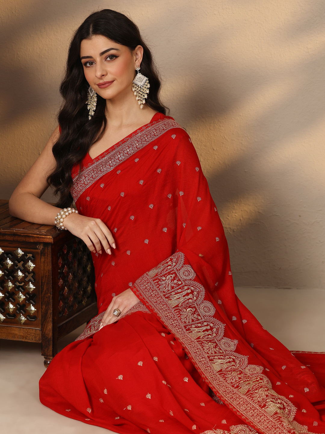 Red Embroidered Georgette Saree With Unstitched Blouse Piece