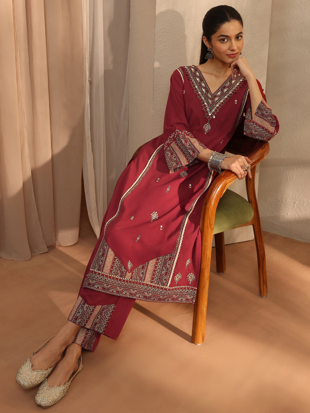 Red Ethnic Motifs Embroidered Cotton Blend Straight Kurta Set