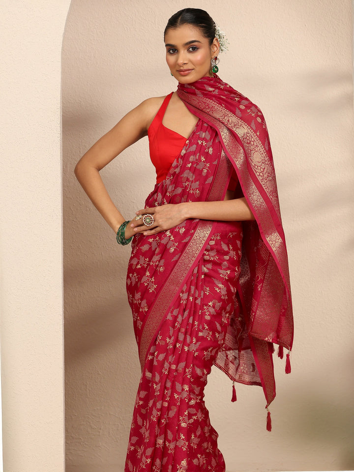 Red Floral Printed Silk Blend Saree With Unstitched Blouse Piece