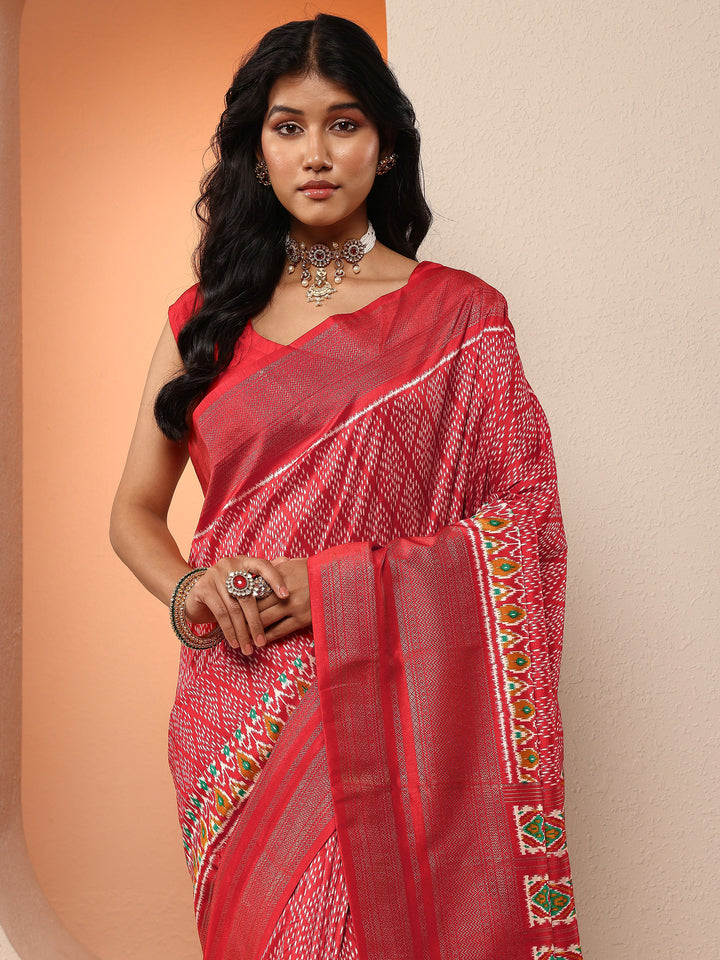 Red Geometric Printed Silk Blend Saree With Unstitched Blouse Piece