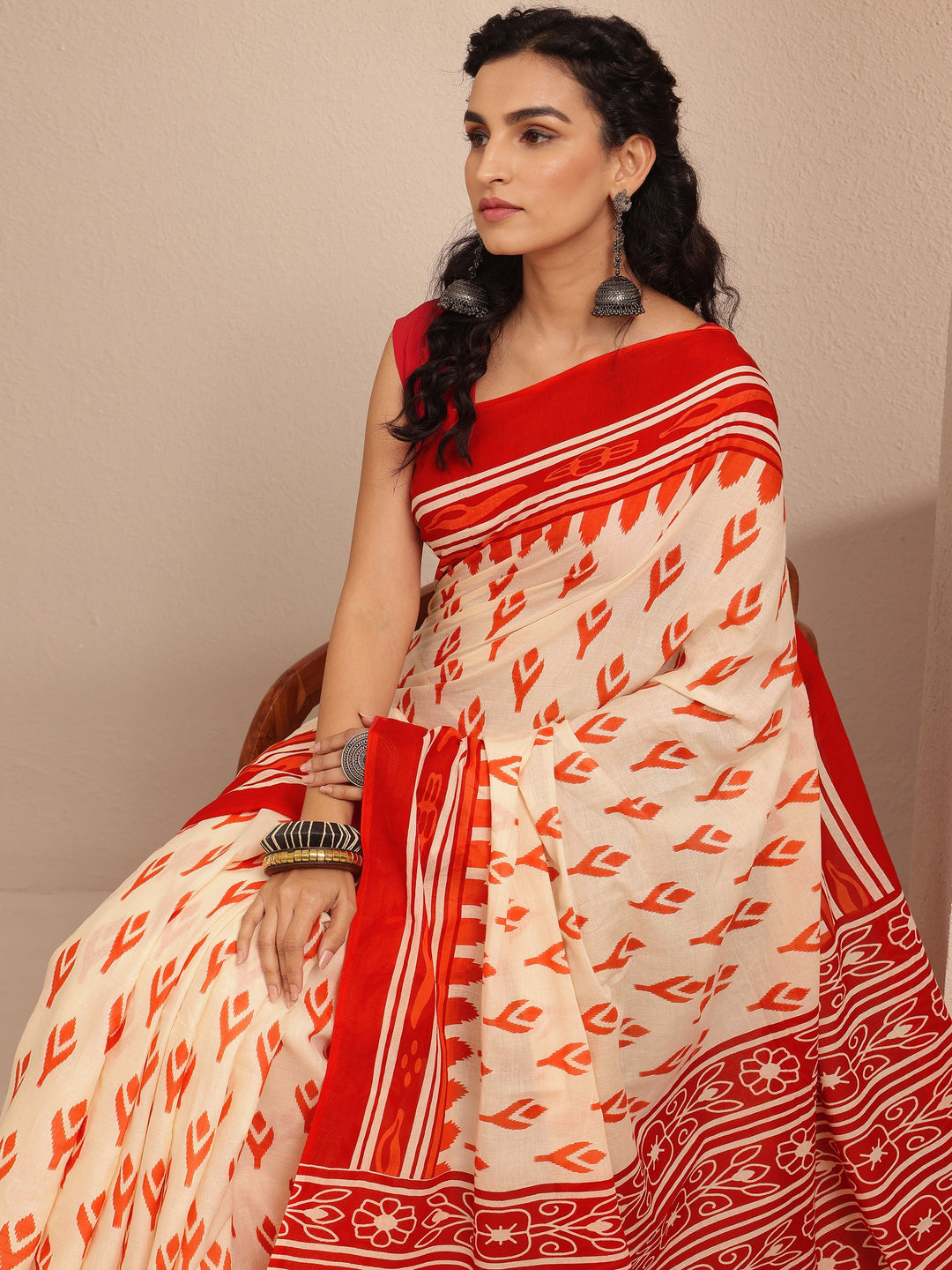 Red Ikat Printed Cotton Saree With Unstitched Blouse Piece