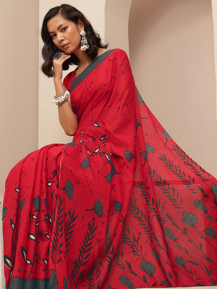 Red Printed Cotton Saree With Unstitched Blouse Piece