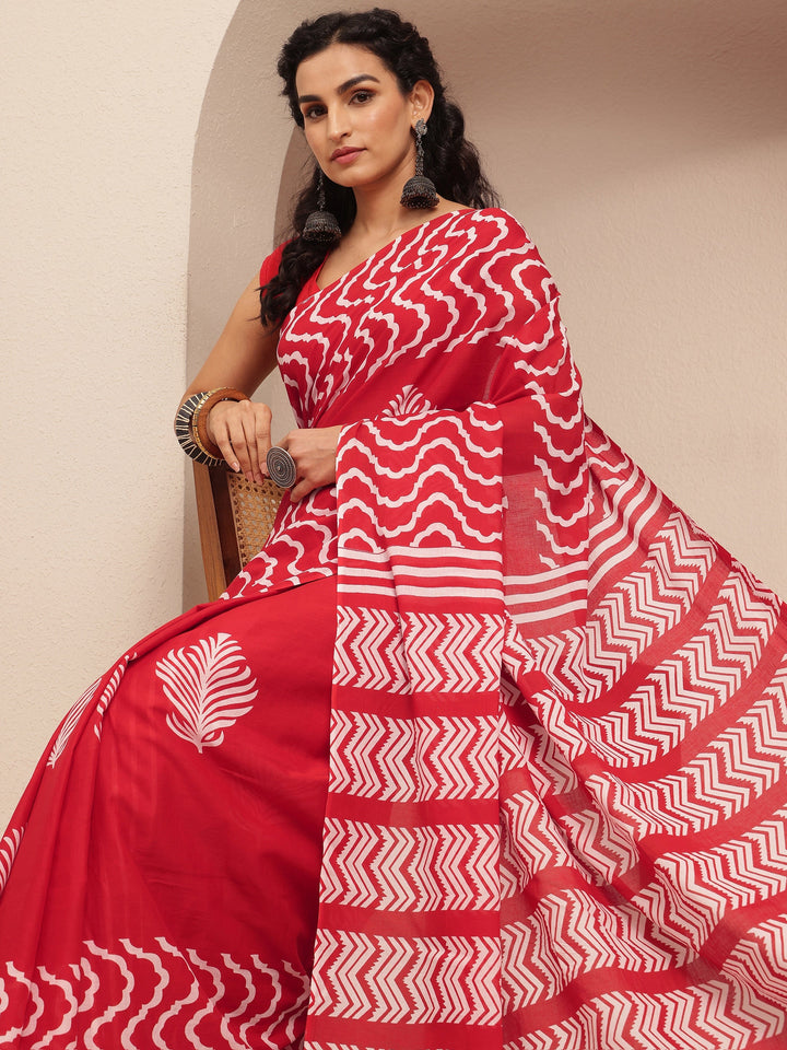 Red Printed Cotton Saree With Unstitched Blouse Piece