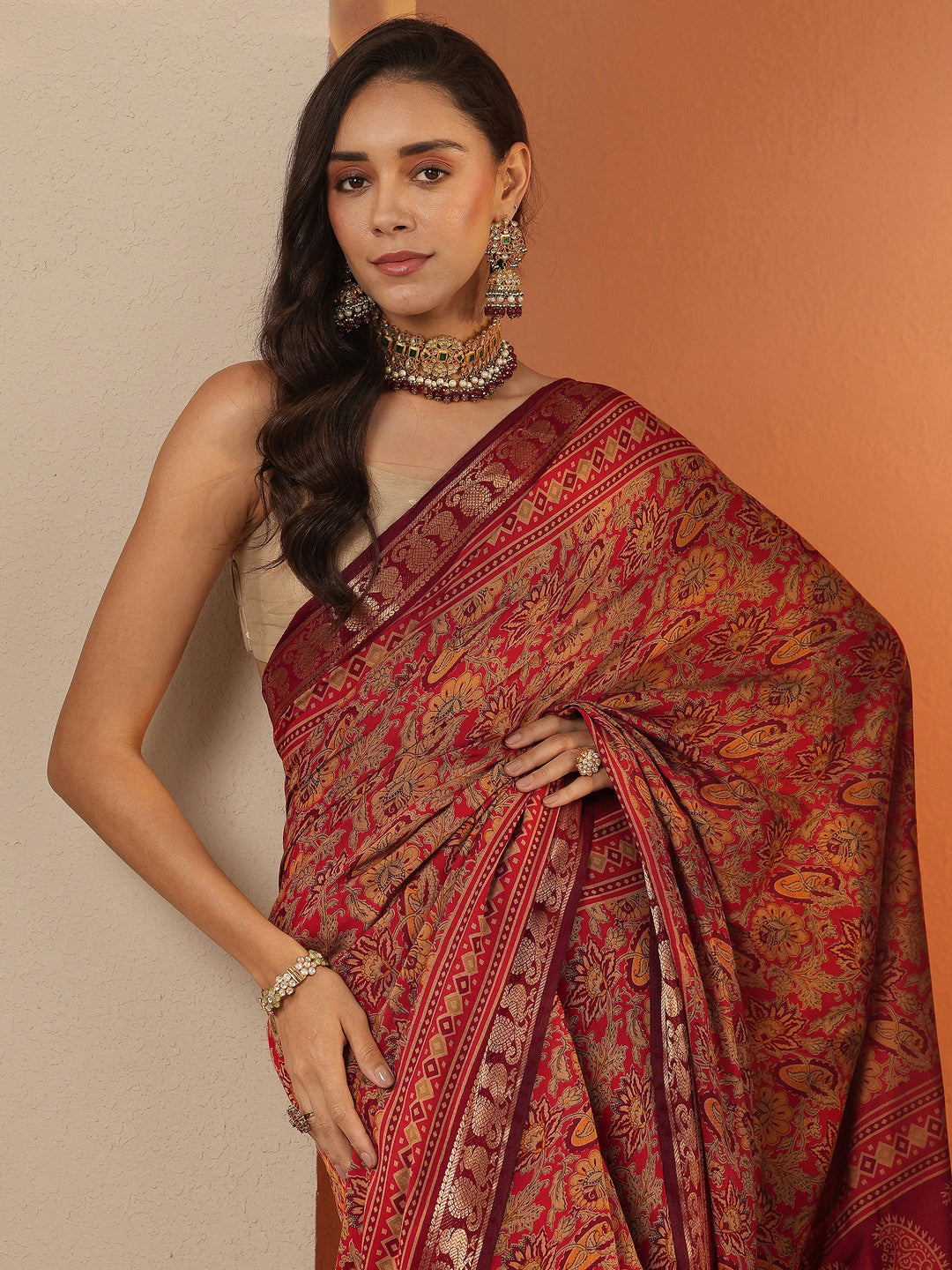 Red Printed Silk Blend Saree With Unstitched Blouse Piece